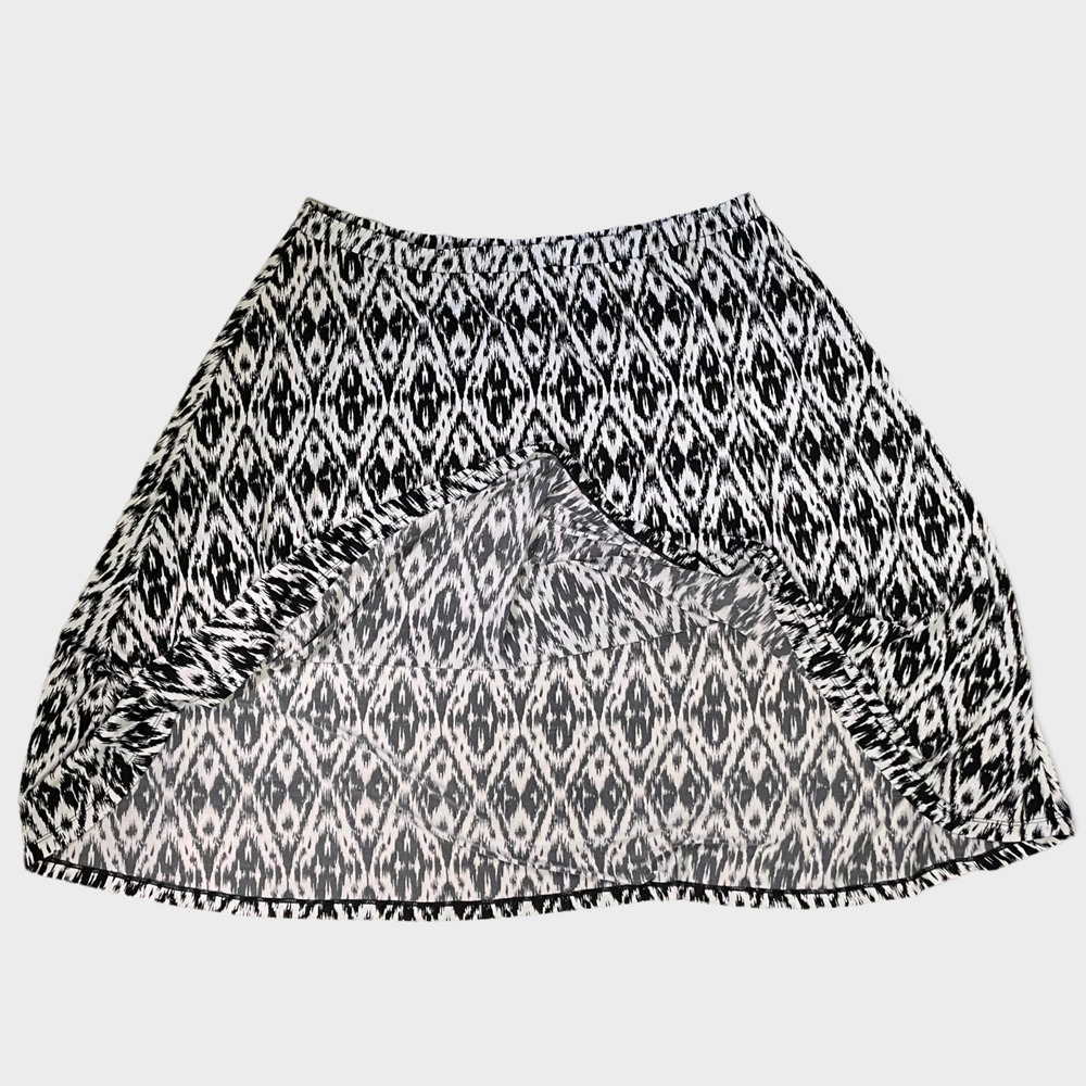 Avenue Women's Black & White Patterned Lightweight Stretch Full Skirt Size 18/20 - Picture 2 of 8